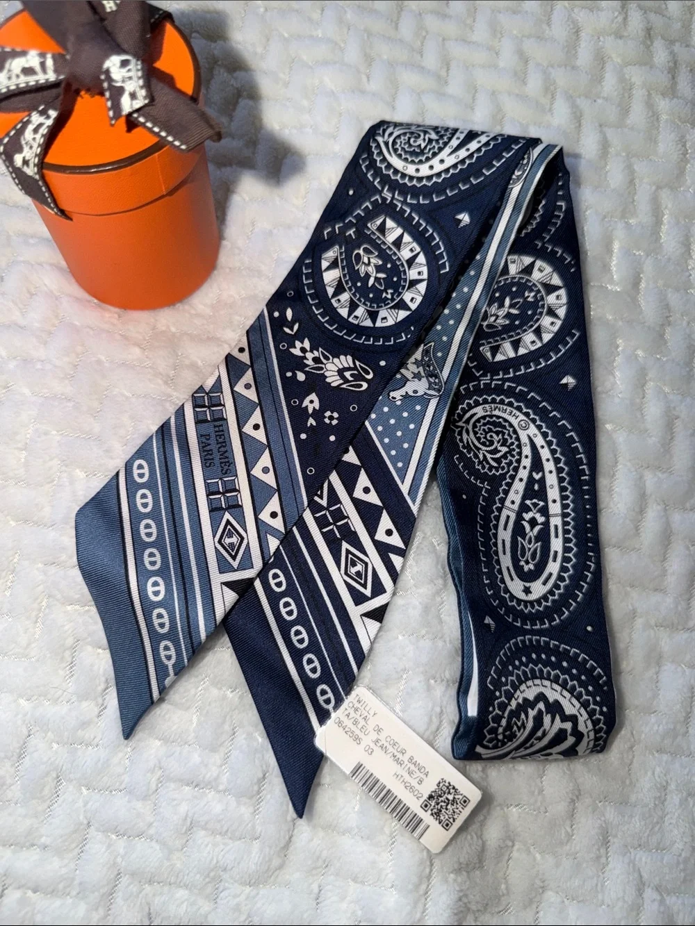 Hermes Cheval de Coeur Bandana Twilly